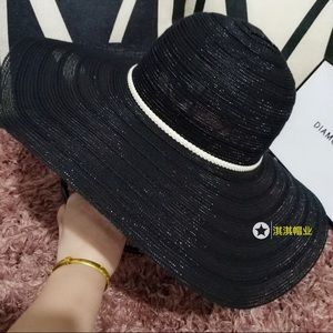 Black classy beach hat